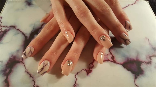 Marble nude