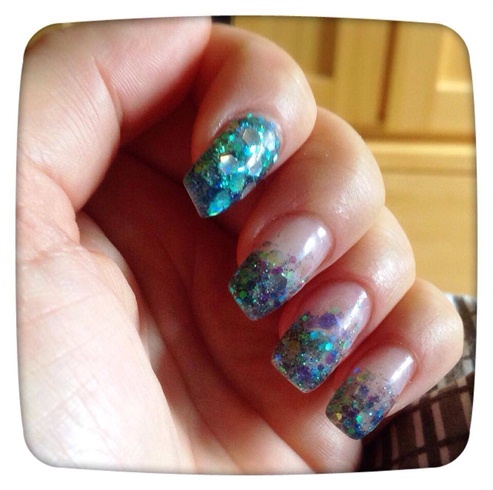 Sea glitter nails