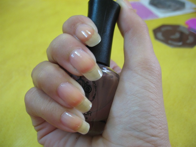 Apply a base coat and leave to dry thoroughly. I used my Lioele Nail Hardener (my all time favourite)
