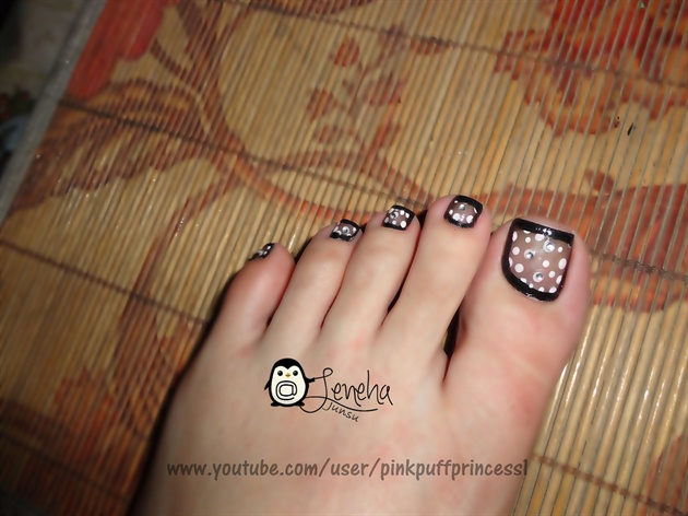 Black Sheer Toe Nail Art 