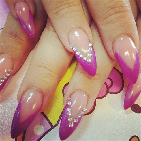 Sharp pink tips with bling line