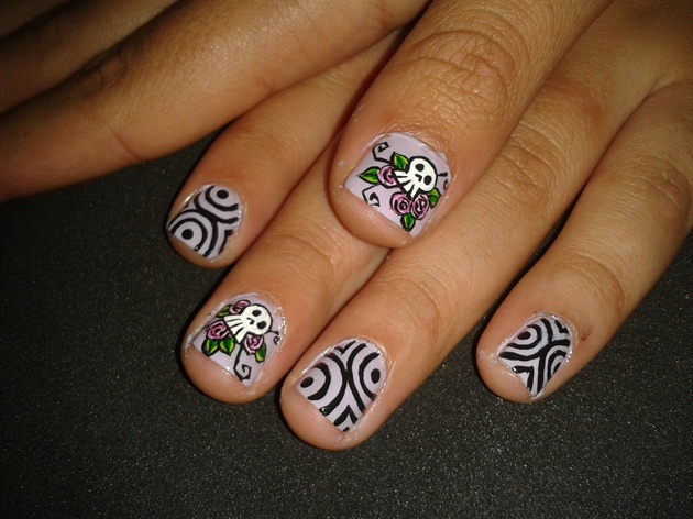 skulls and roses nail art