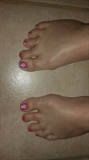 Pink toes w white flowers 