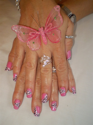 pink leopard design