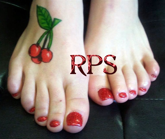Toes cherry red Cherry Red