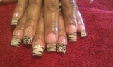 Zebra(animal print nails)