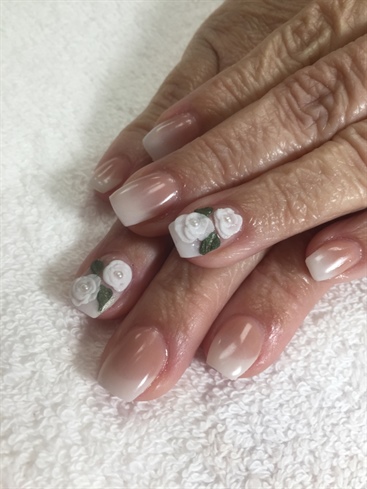 French Tips With White Rose