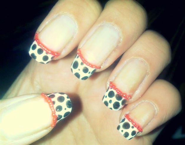 French Manicure - Polka Dots