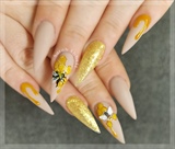 My Bee Nails