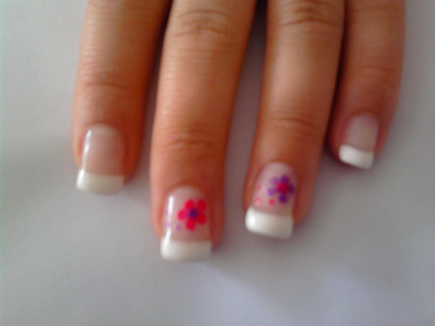 gels and nail art flowers