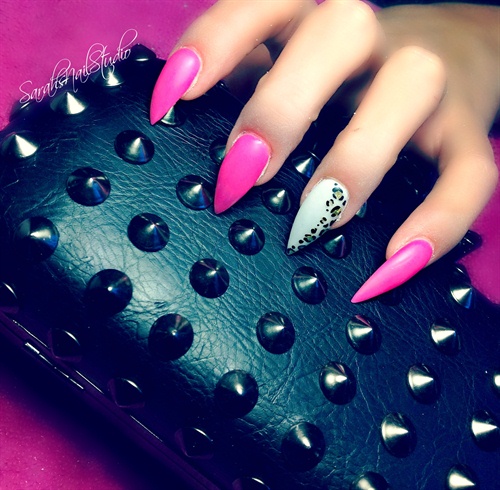 neon barbie claws