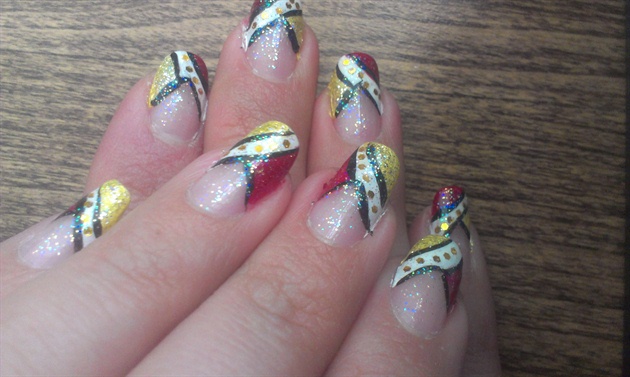 Natural nails_abstract_red and yellow