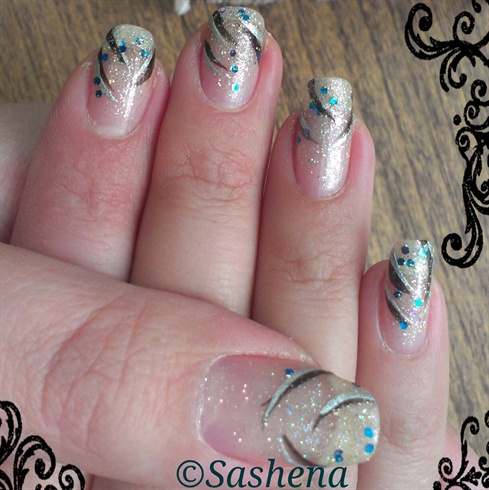 natural_nails_lines_glitter