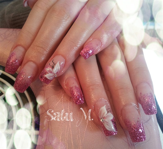 Pink glitternails