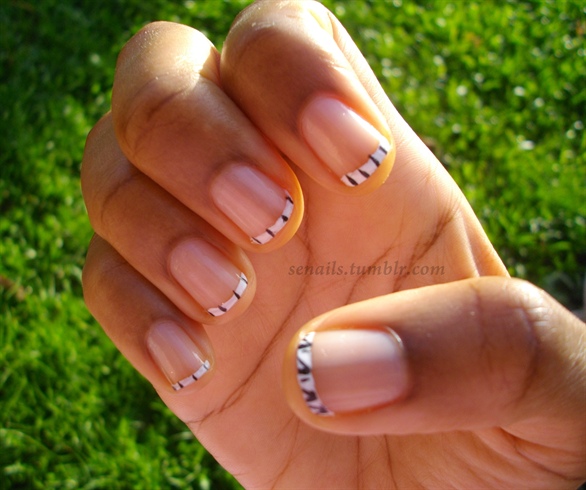 Black and White nail tips