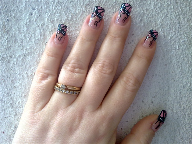Russian Nail Art: Ants and Other Insects as Nail Decorations - wide 5
