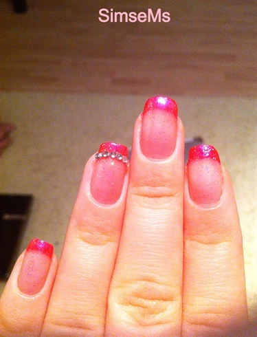 Pink tips with rhinestones