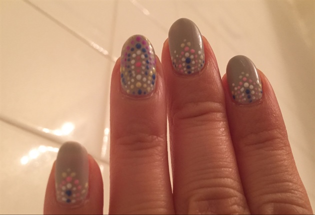 Dotted Nail 