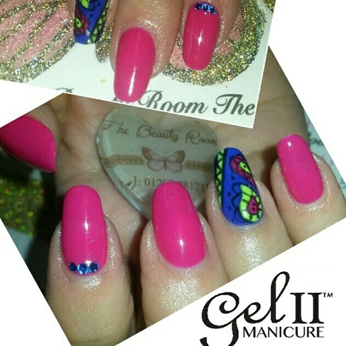 Gel II with hand painted nail art 😍 💅