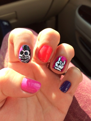 Micky Mouse Skull Nails