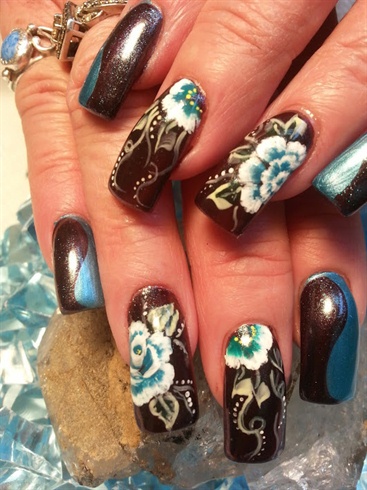 Tina Panariello Spring nail art