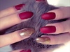 Nails Red