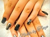 Contrast nails
