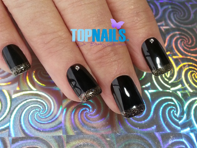 Acrylic nails with permanent black ename