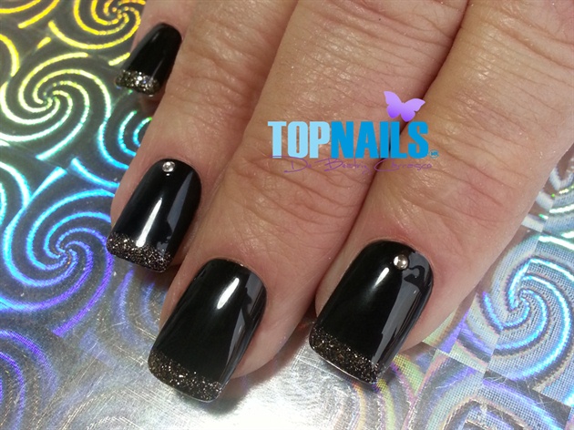 Acrylic nails with permanent black ename