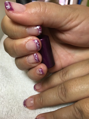 Purple Swirly Nails 