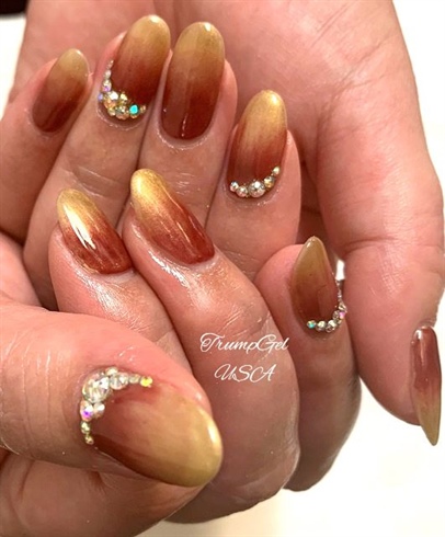 Gold Gradient Nails