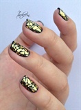 Natural nails golden style