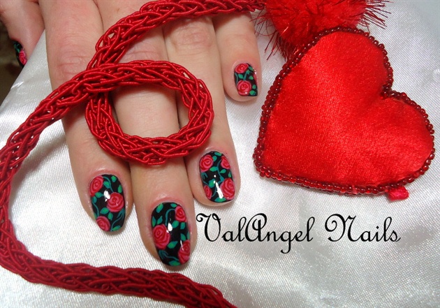 Nail art &quot;red roses&quot; 