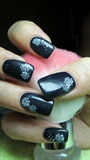 Black nails with roses