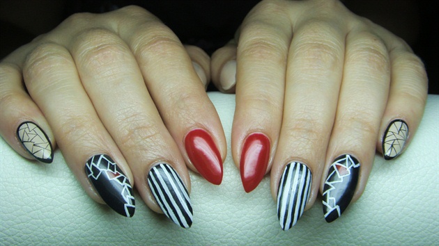 Beige, black and red nails