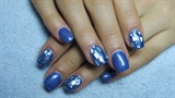 Blue short nails