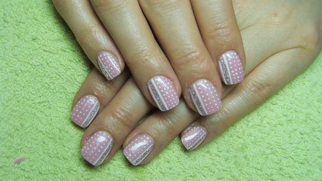 Pink nails with lines and dots