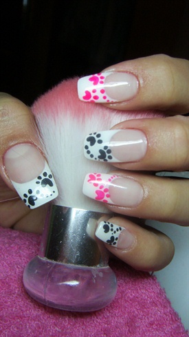 French manicure with paws