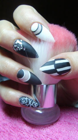 Black and white matte stiletto nails