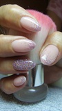 Gentle nails with glitter