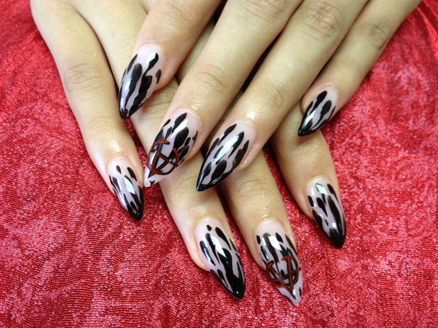 Halloween nails by Vivian