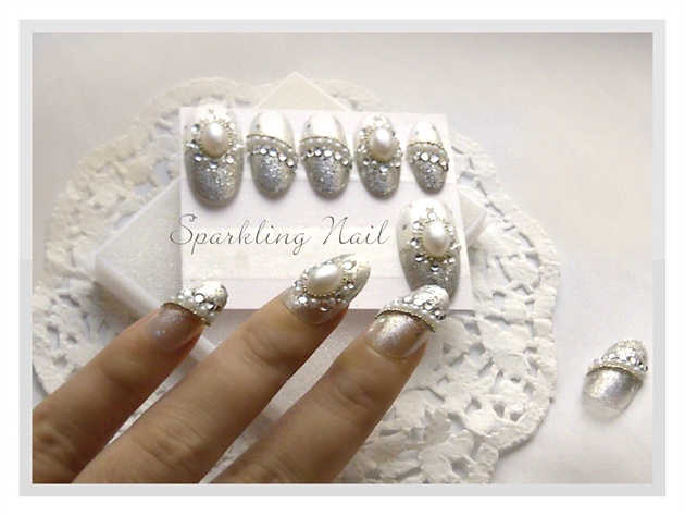 Elegant Silver Wedding Nail