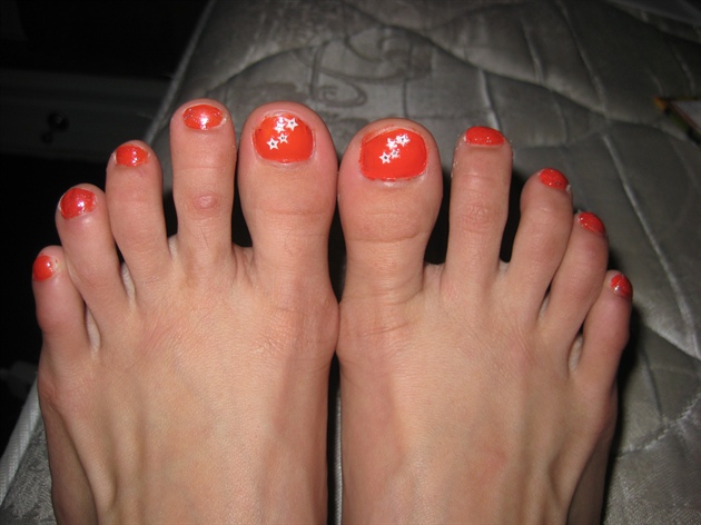 orange shinny toes