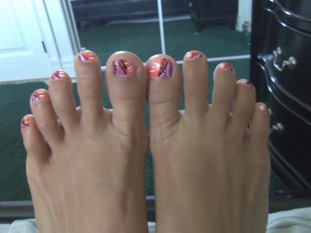 abstract toes